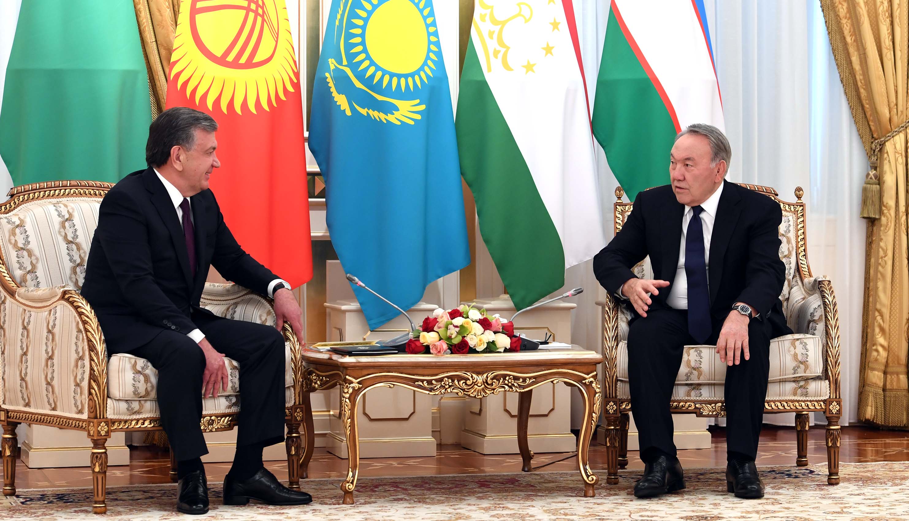 Kazakh President meets with Uzbek President in Astana