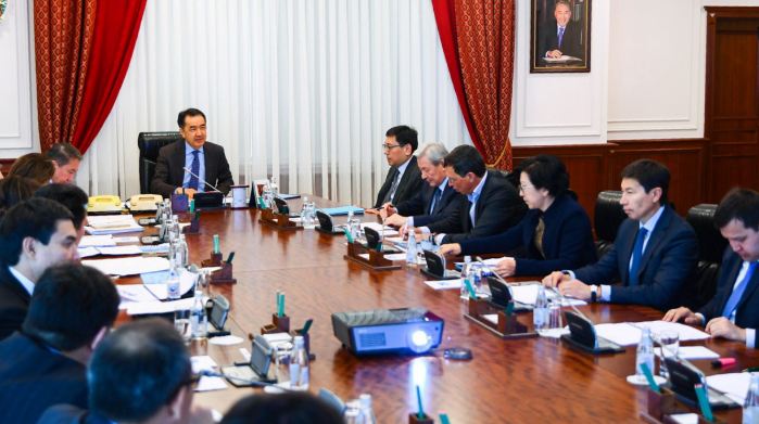 PM holds a meeting of Expert Council on Economy