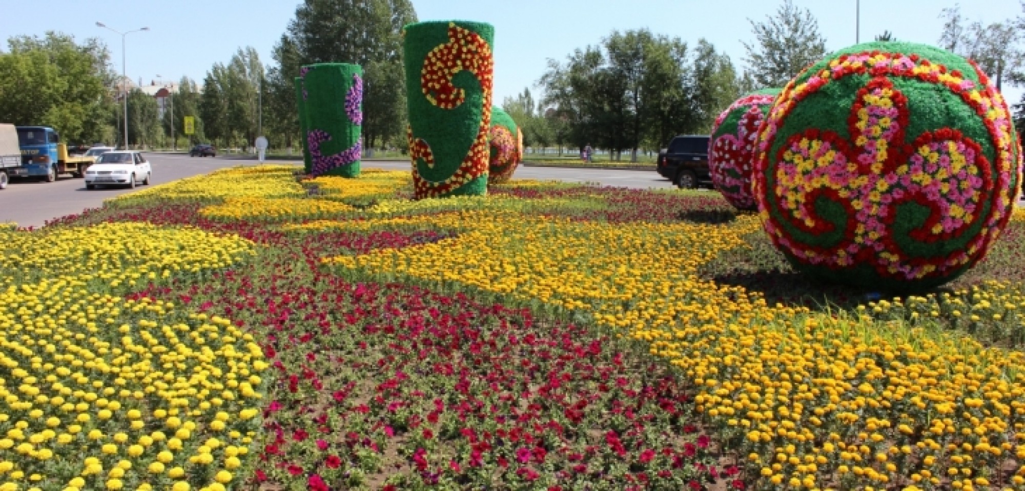 80 types of flowers to decorate streets and parks of Astana