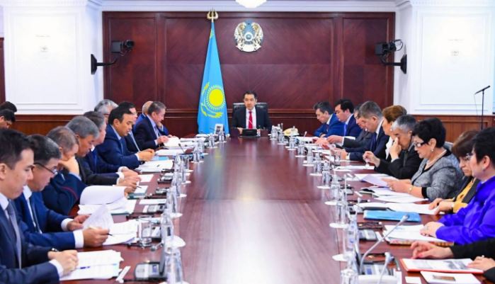 Bakytzhan Sagintayev holds a meeting on transition to green economy
