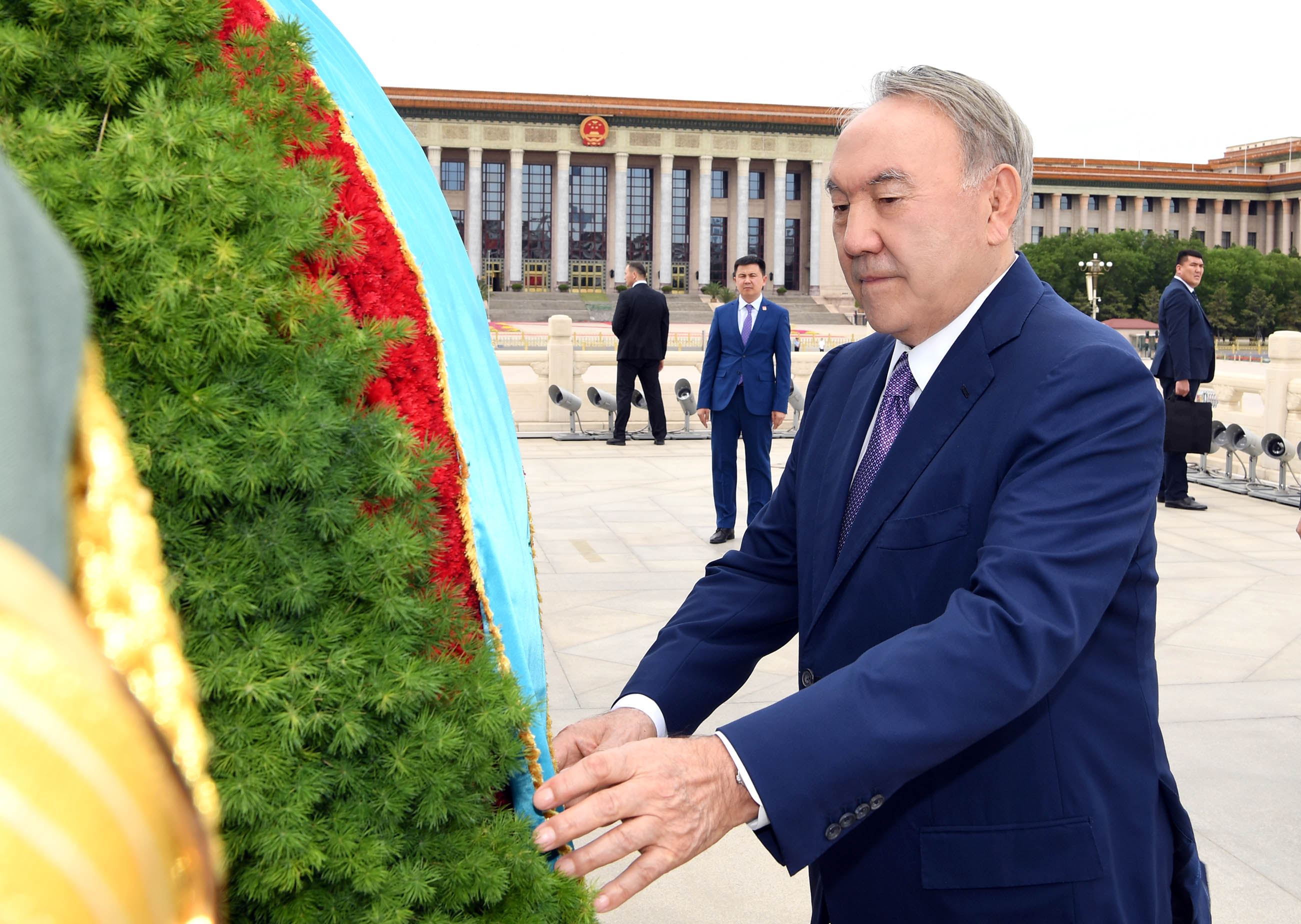 Kazakh President participates in the ceremony of laying flowers at the Monument to the People's Heroes