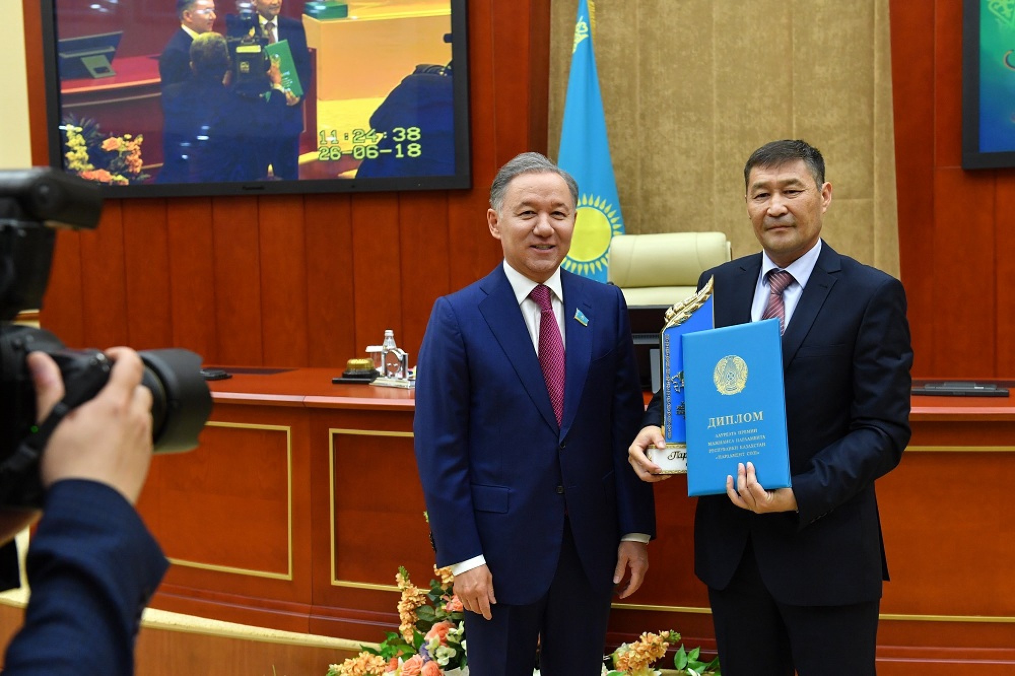 The employee of "Egemen Qazaqstan" was awarded ''the Words of Parliament"