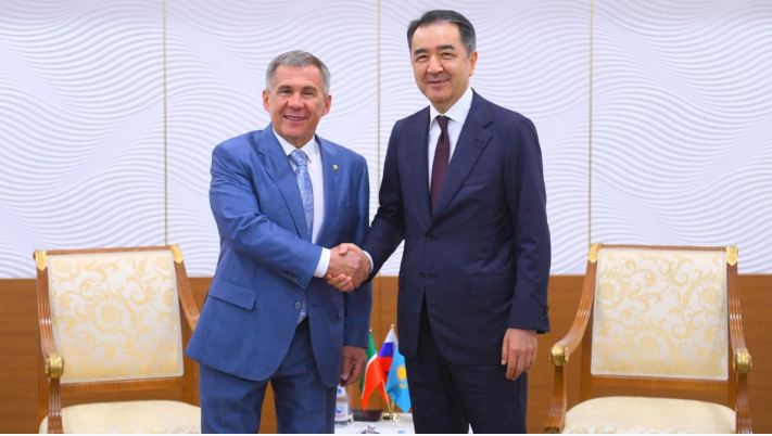 Kazakh PM discusses prospects for investment cooperation with President of Tatarstan 