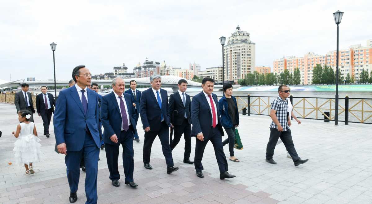 Foreign Ministers of Kazakhstan, Uzbekistan and Kyrgyzstan take a Stroll around Astana