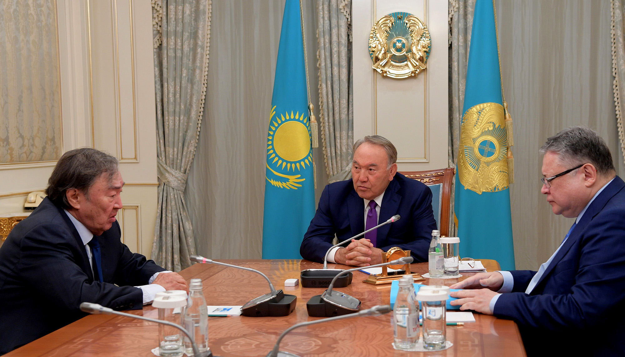 Kazakh President meets with public figure Olzhas Suleimenov
