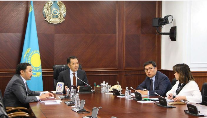 Kazakh PM holds meeting on productive employment and education development