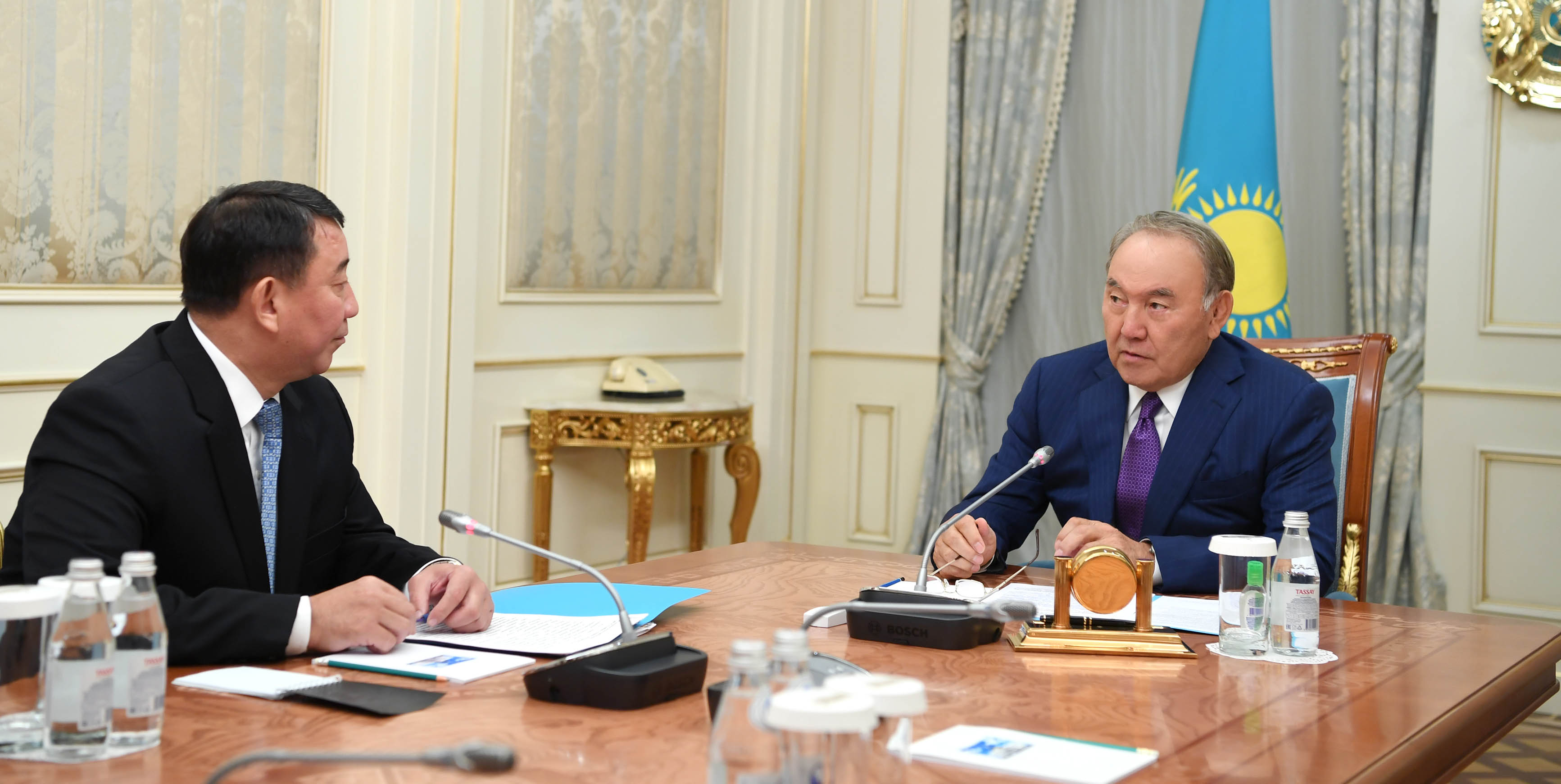 Nursultan Nazarbayev receives director of ''Syrbar'' External Intelligence Service of Kazakhstan 
