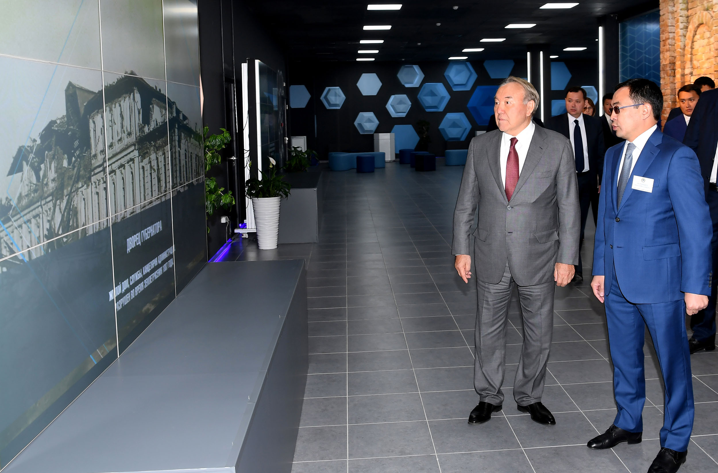 Kazakh President visits LLP Scientific-research institute Almatengplan
