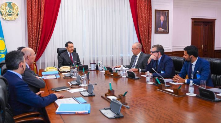 Bakytzhan Sagintayev holds a meeting with representatives of Goldman Sachs investment bank