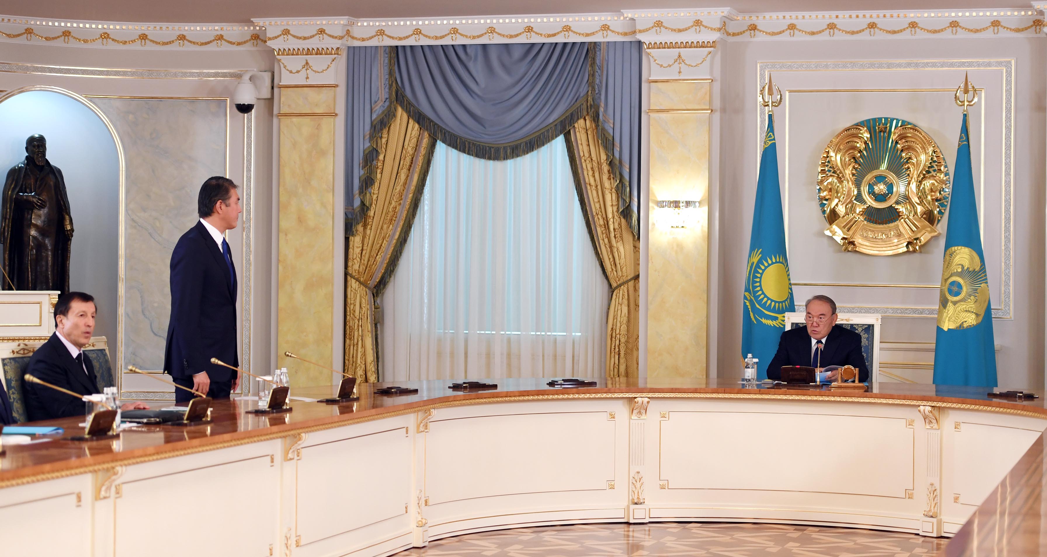 Kazakh President hold a meeting with the executive staff of the Presidential Administration