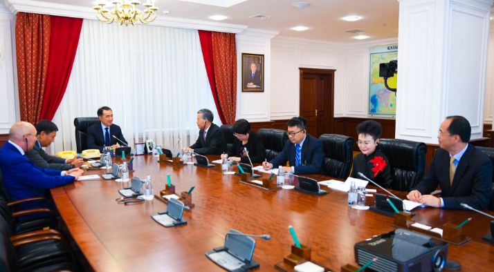 Bakytzhan Sagintayev meets with representatives of China's financial sector
