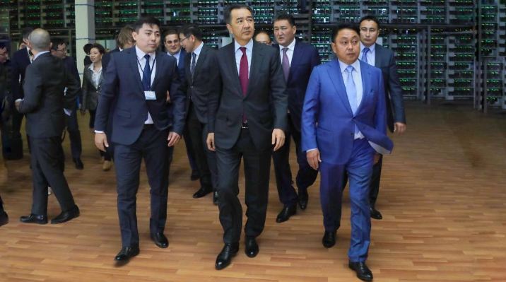 Prime Minister visits Kazakh mining company in Ekibastuz