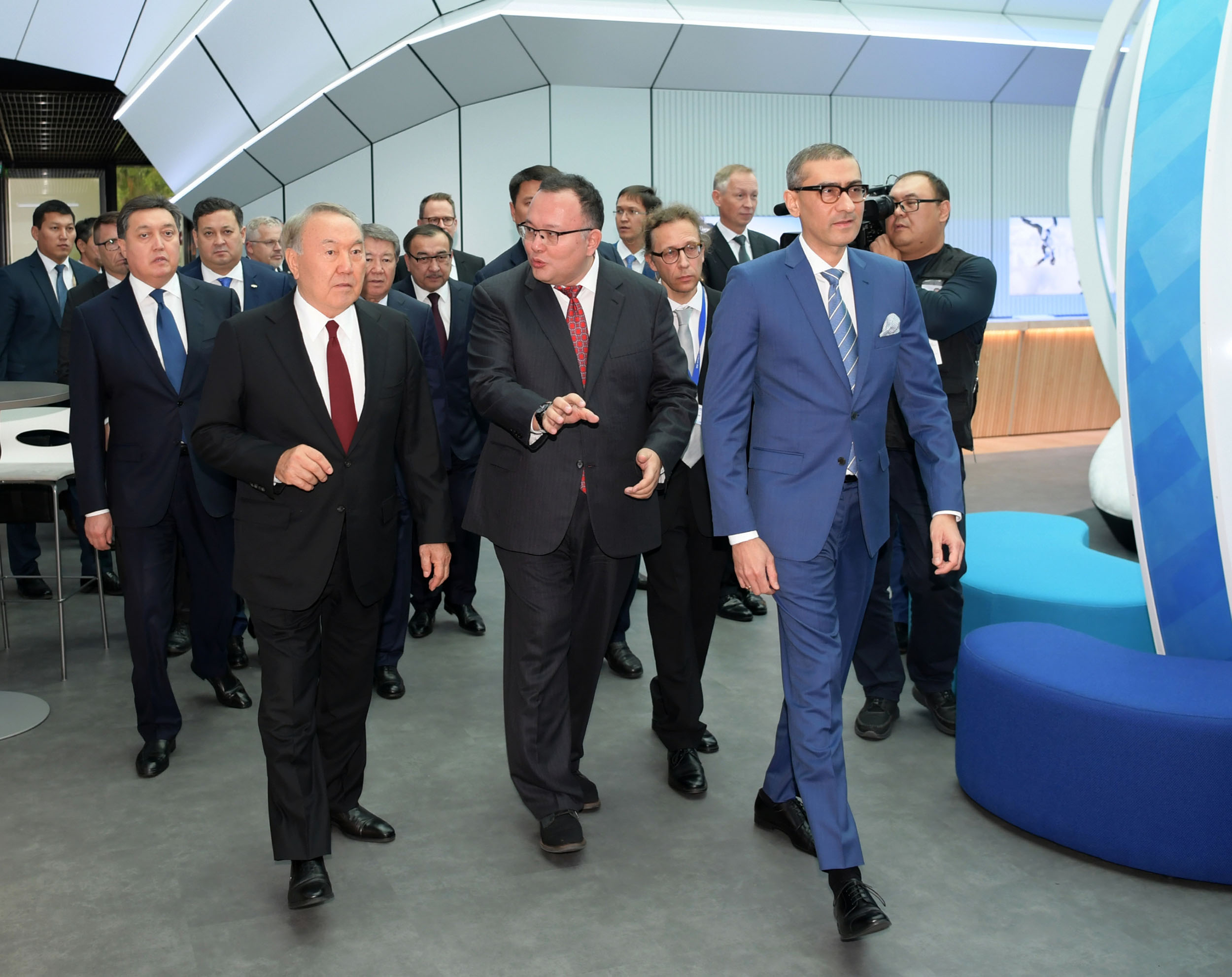 Nursultan Nazarbayev visits the Nokia presentation platform
