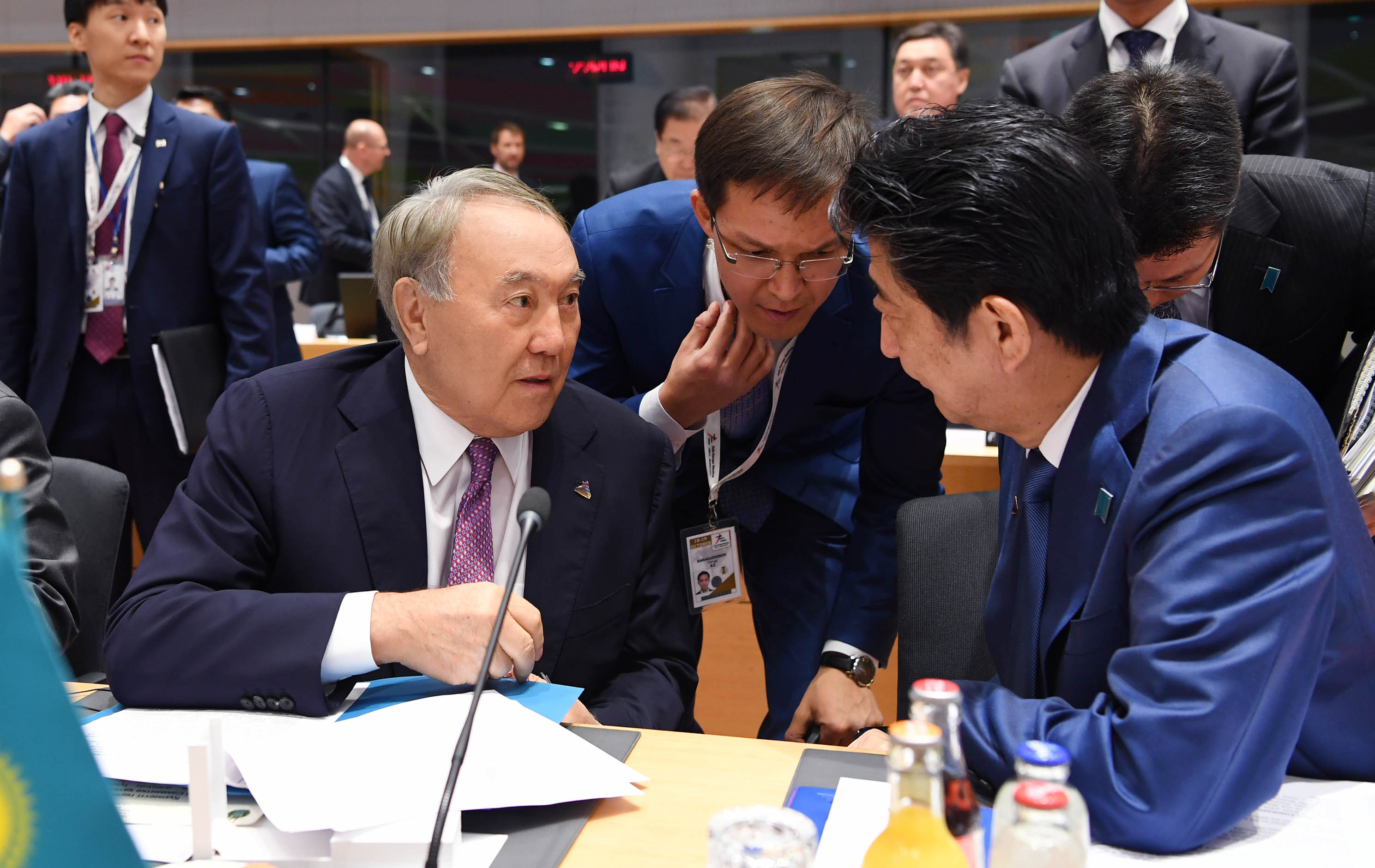 Kazakh President meets with Shinzo Abe and Moon Jae-In