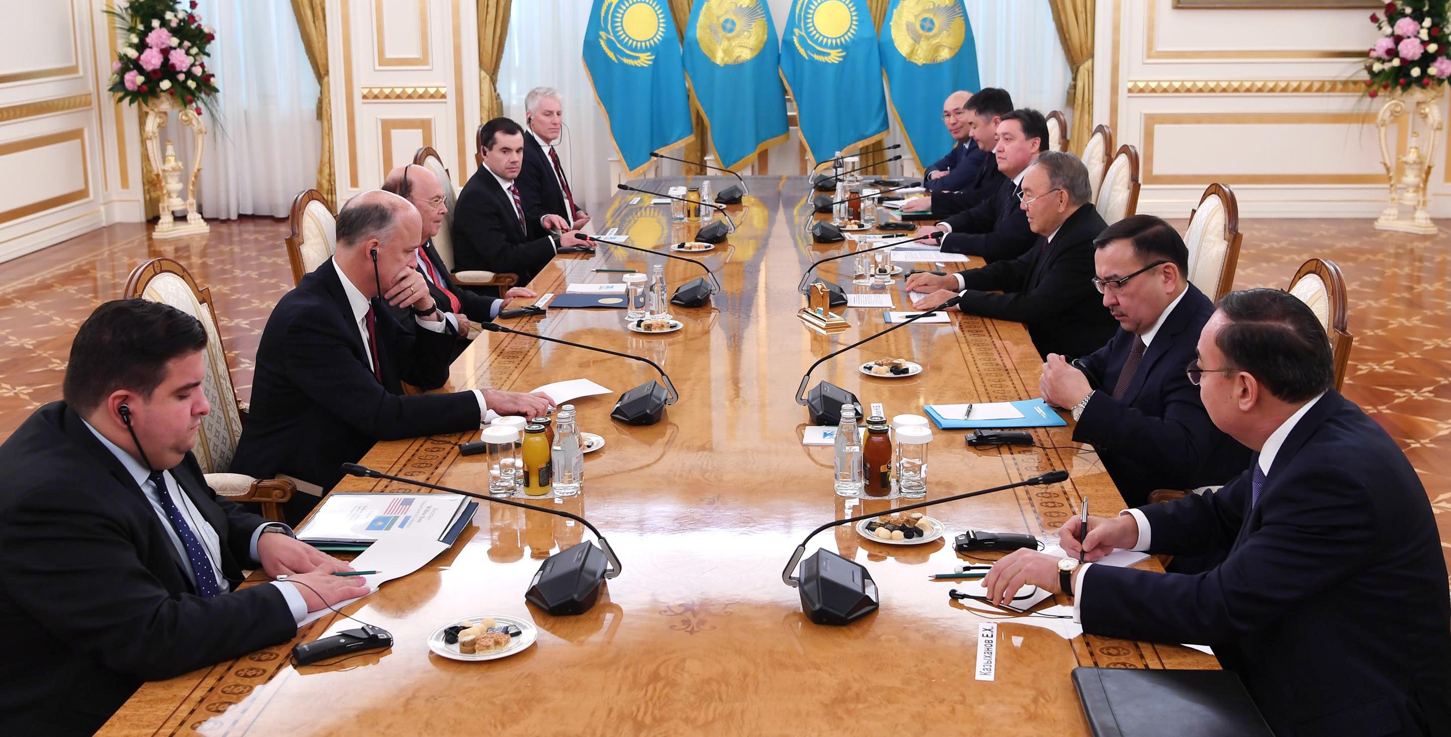 Kazakh President meets with US Secretary of Commerce Wilbur Ross