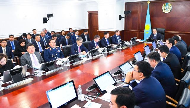 Bakytzhan Sagintayev instructs regional akims to control saturation of food markets and eliminate resellers