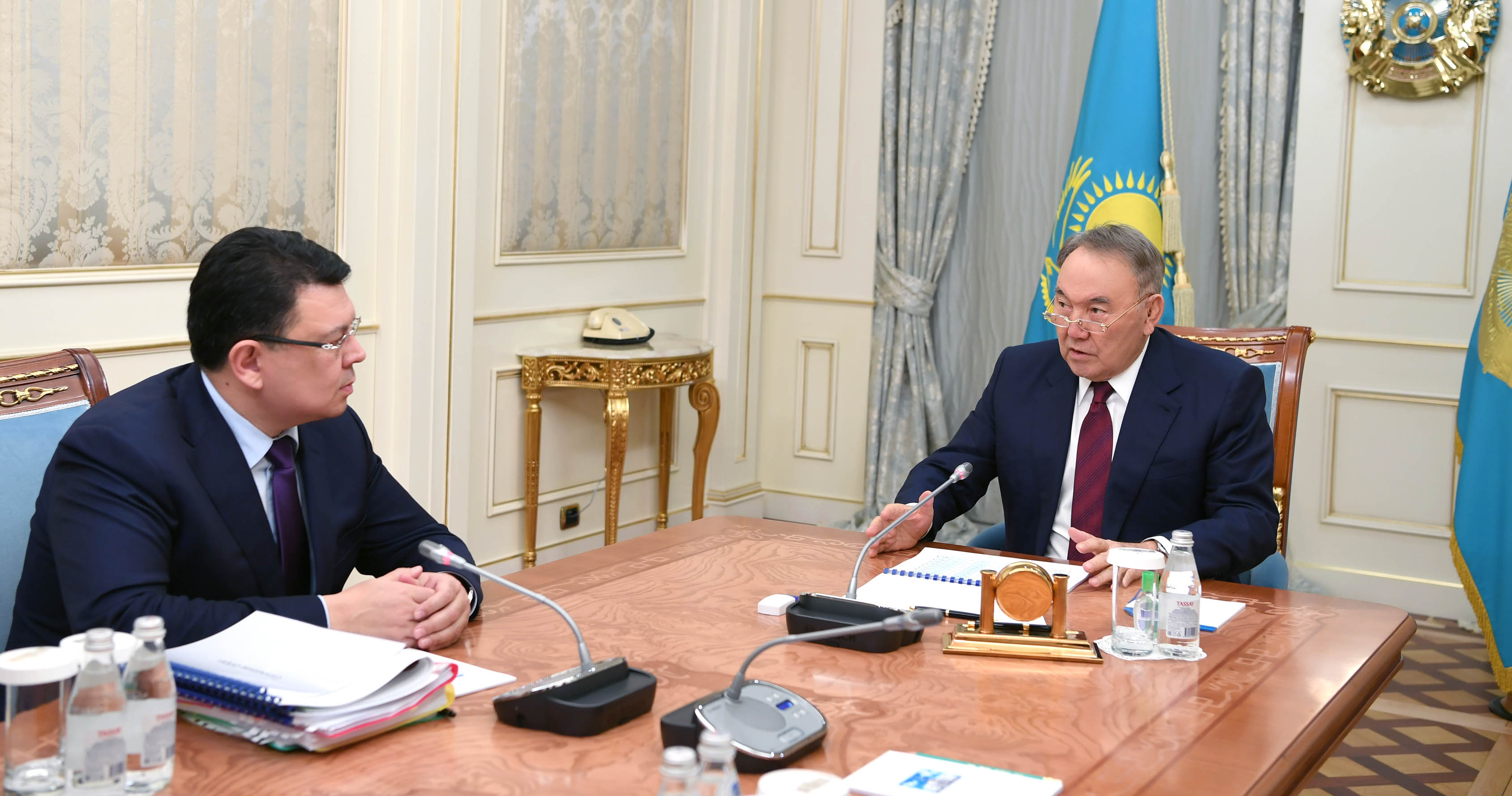 Kazakh President receives Energy Minister Kanat Bozumbayev