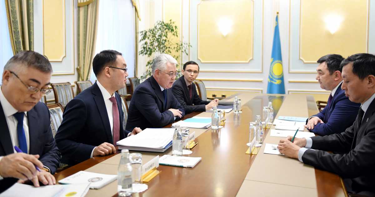 B. Atamkulov received the President of the Turkic Academy
