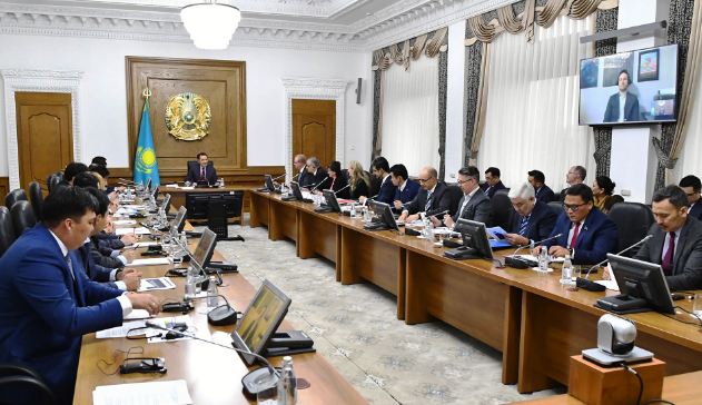 Kazakh PM discusses development of digitalization in innovation ecosystem with world-class experts