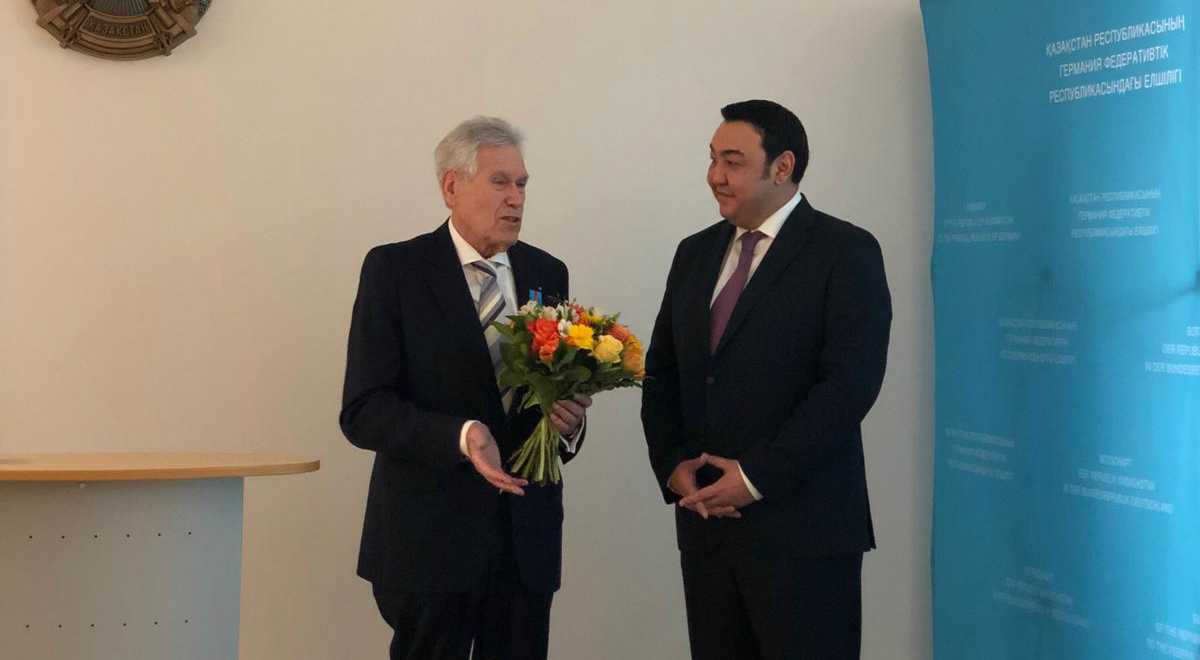 Ambassador of Kazakhstan to Germany Presents Prominent Politician with State Award