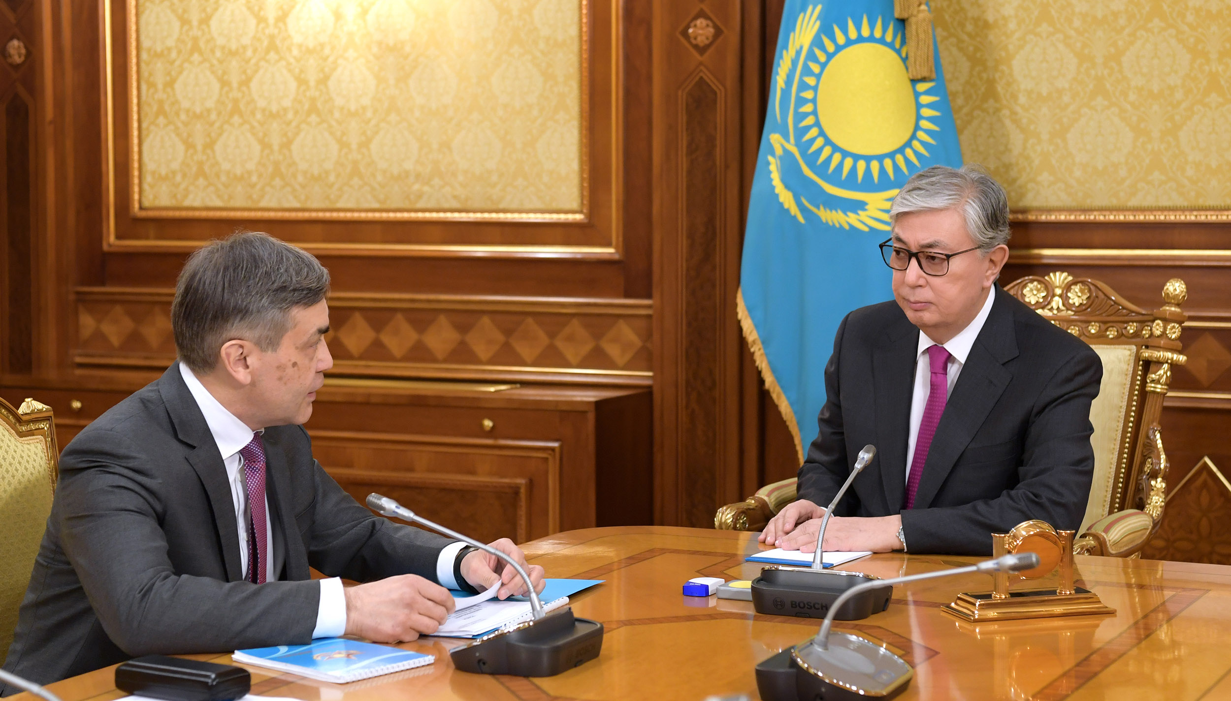 Head of State meets with Nurlan Yermekbayev, Minister of Defense