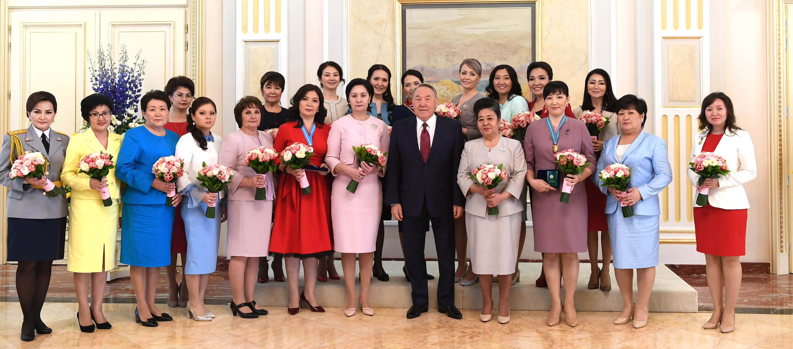 Nursultan Nazarbayev meets with representatives of women’s public, Koktem Shuagy