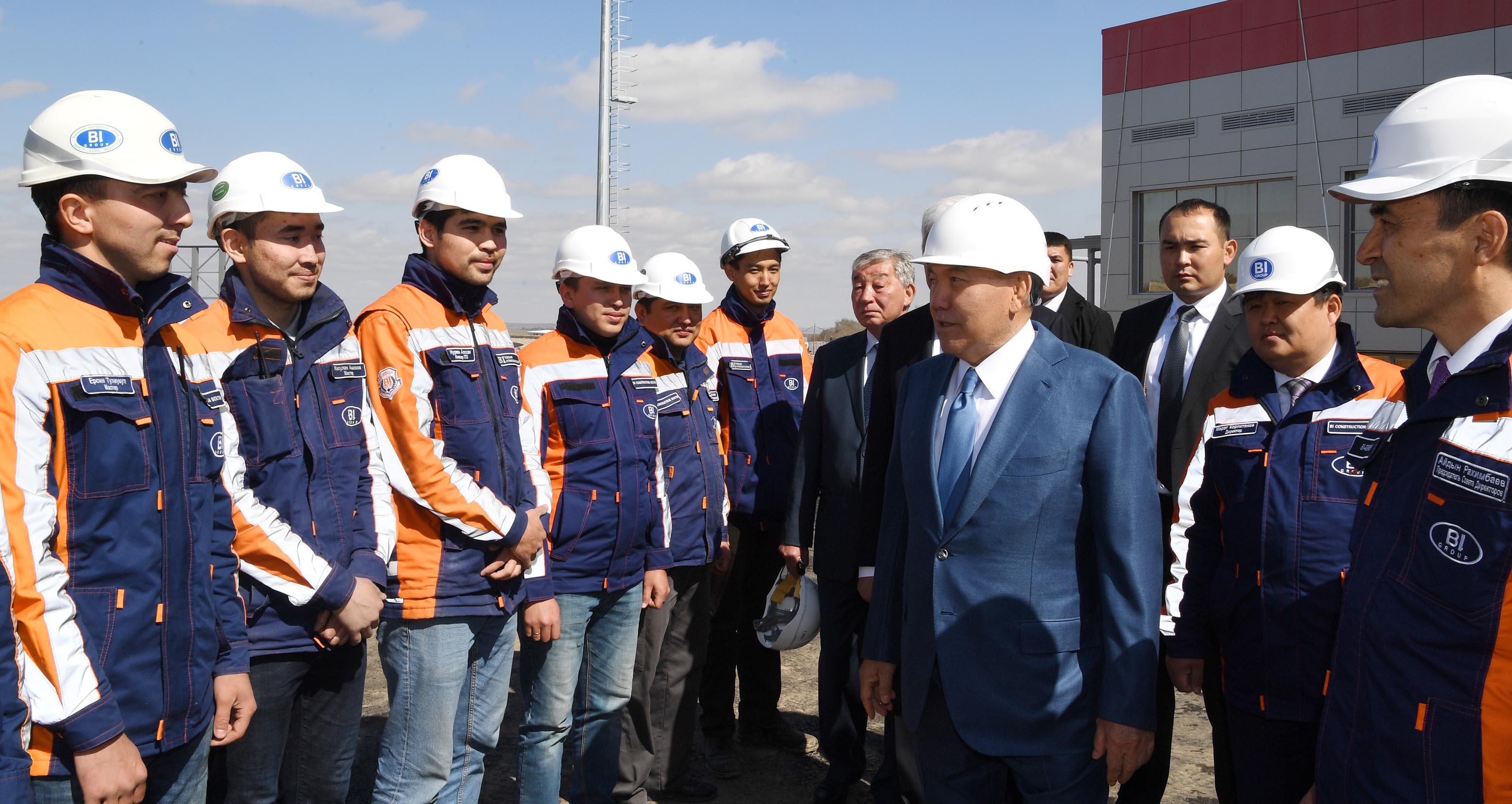 Elbasy visits the sports and recreation complex of the Karasai district