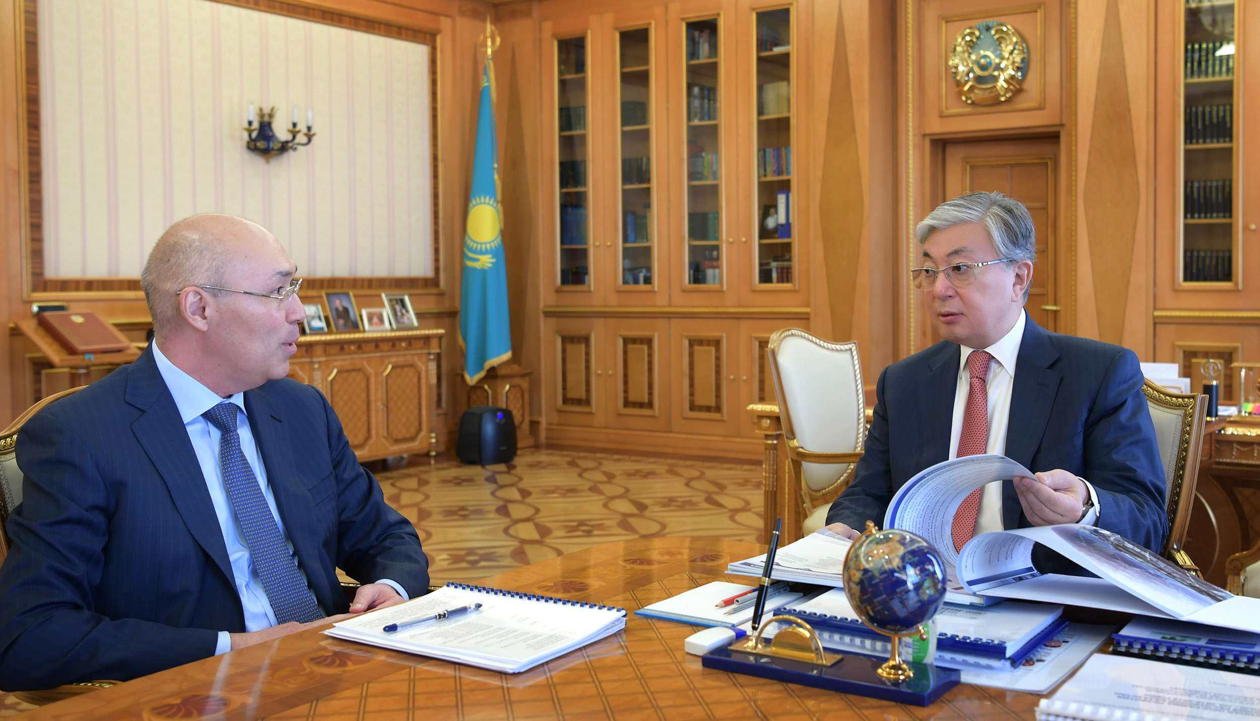 K. Tokayev receives Executive Director of the AIFC Kairat Kelimbetov