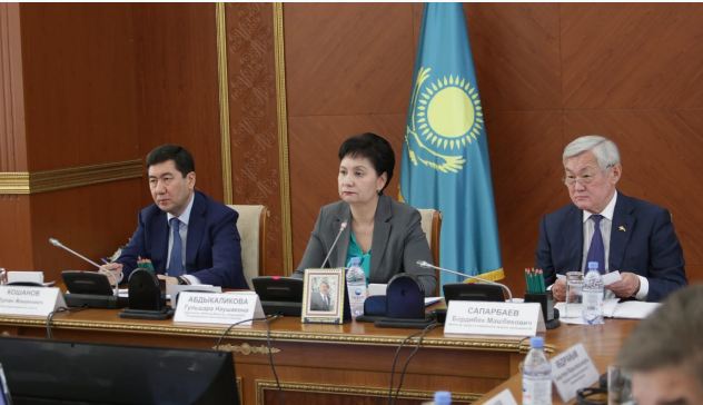 Meeting with trade unions and large families: Government Working Group visits Karaganda region