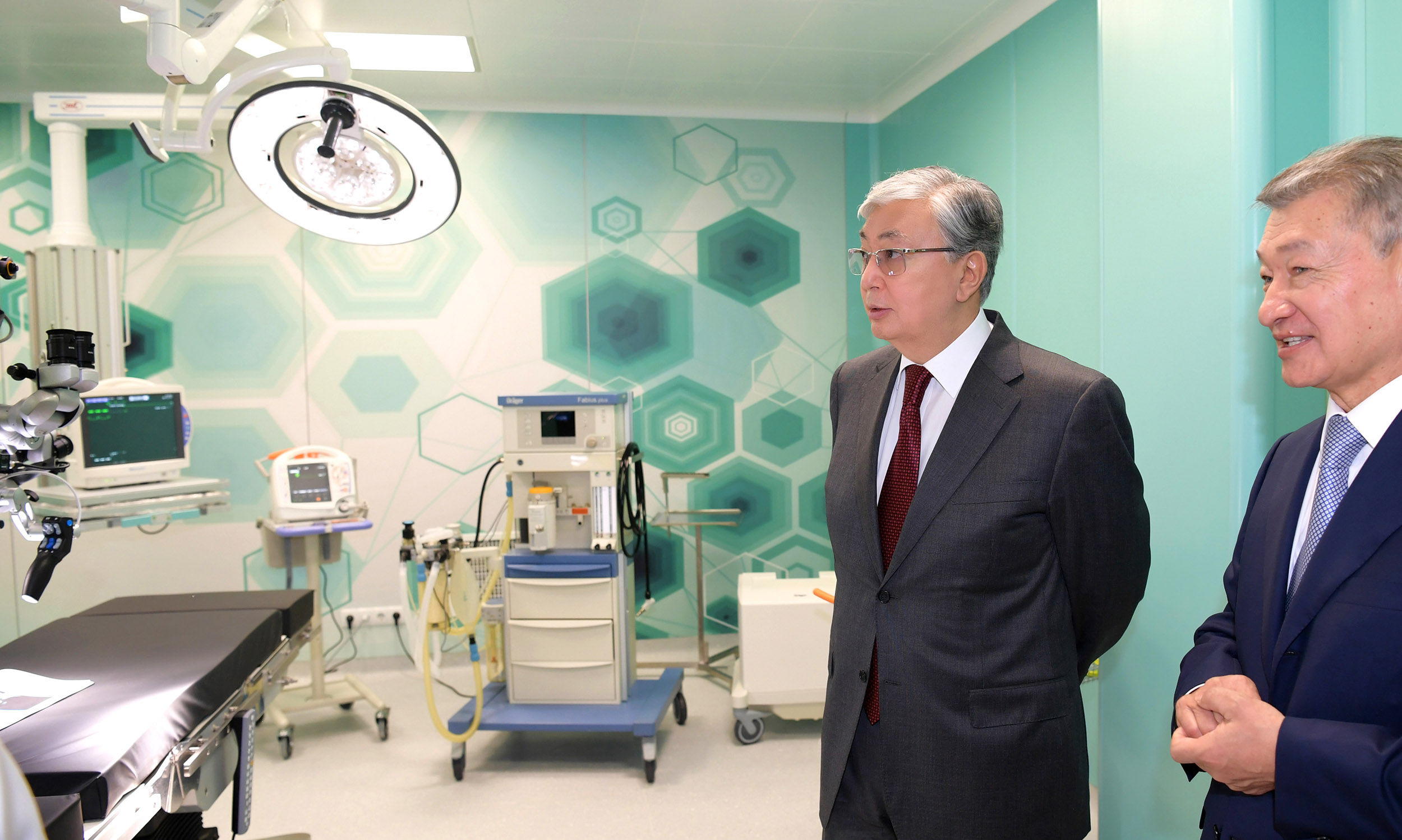 The President of Kazakhstan visits the emergency hospital in Semey
