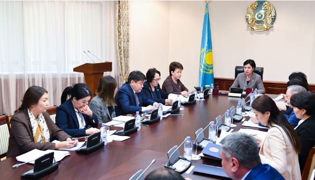 Gulshara Abdykalikova holds a meeting on women and children protection