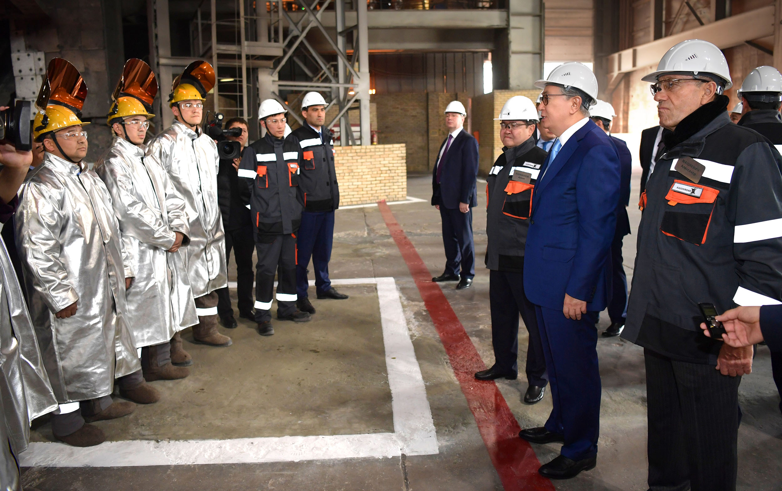 Kassym-Jomart Tokayev visits the Aktobe Ferroalloy Plant