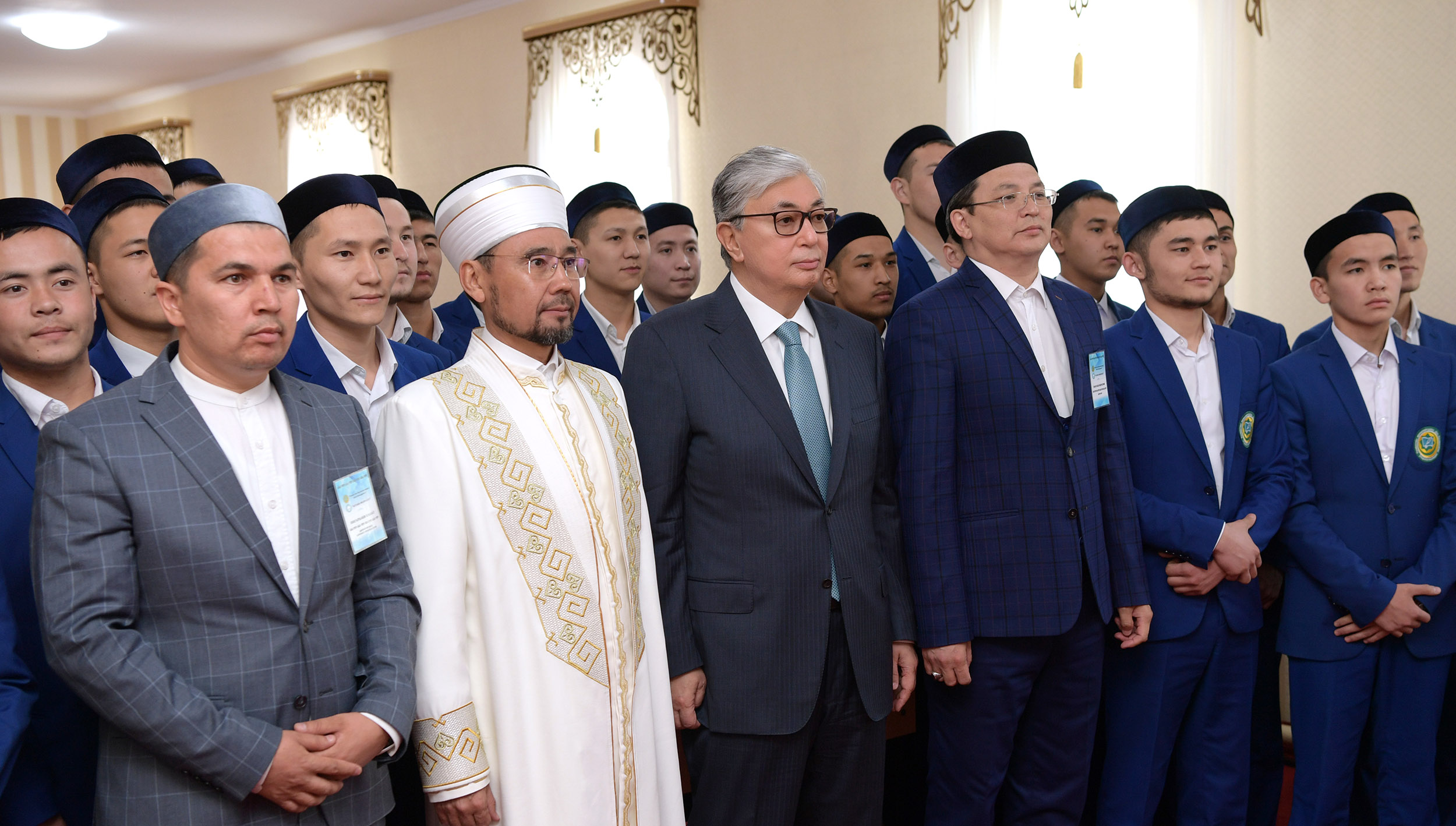 The President of Kazakhstan visits the Nur Astana mosque