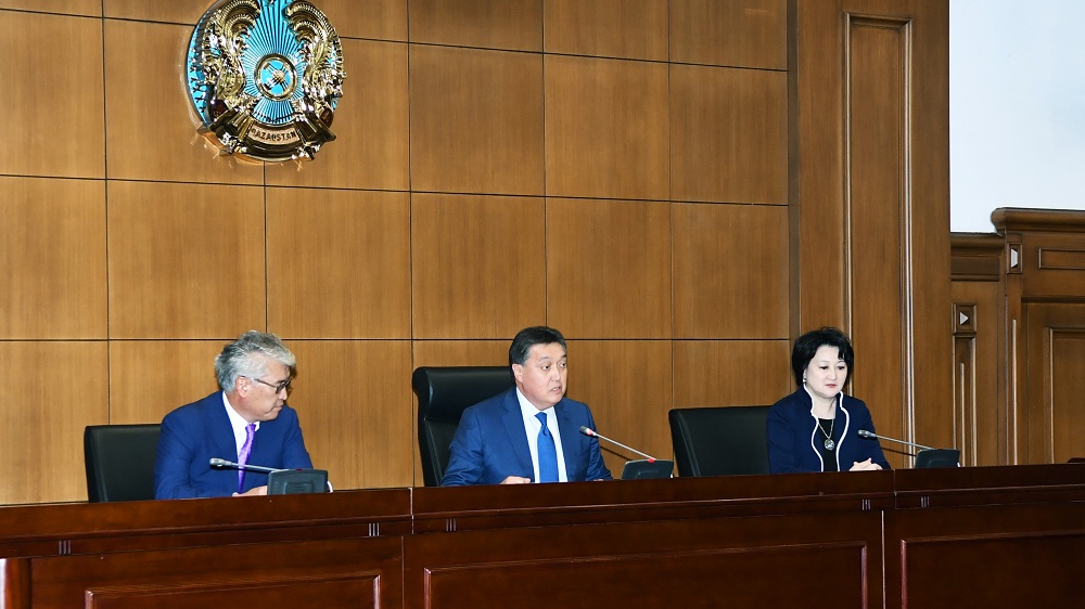 Prime Minister Askar Mamin introduces new minister of culture and sports