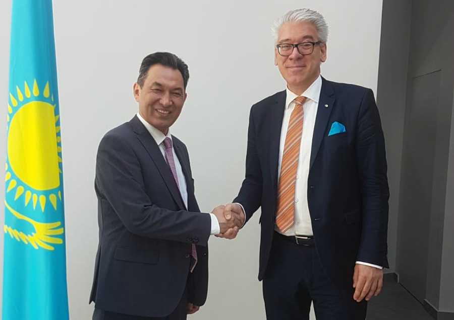 Ambassador Karipov meets with German Aviation and Business Experts