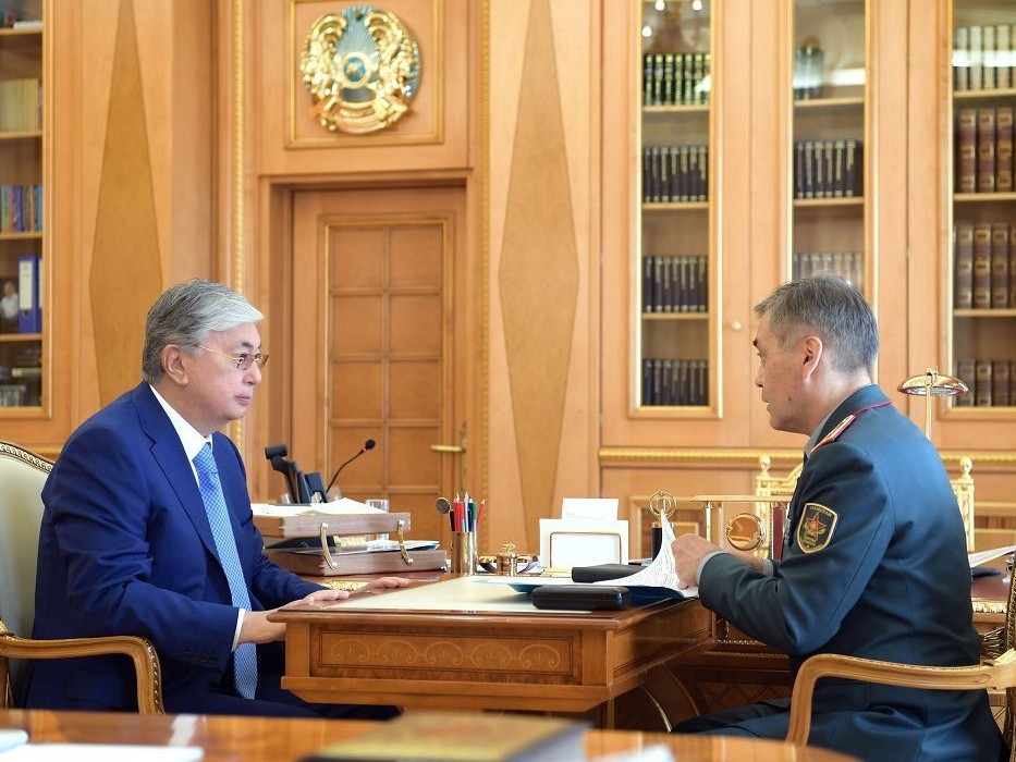 Kassym-Jomart Tokayev receives Minister of Defense