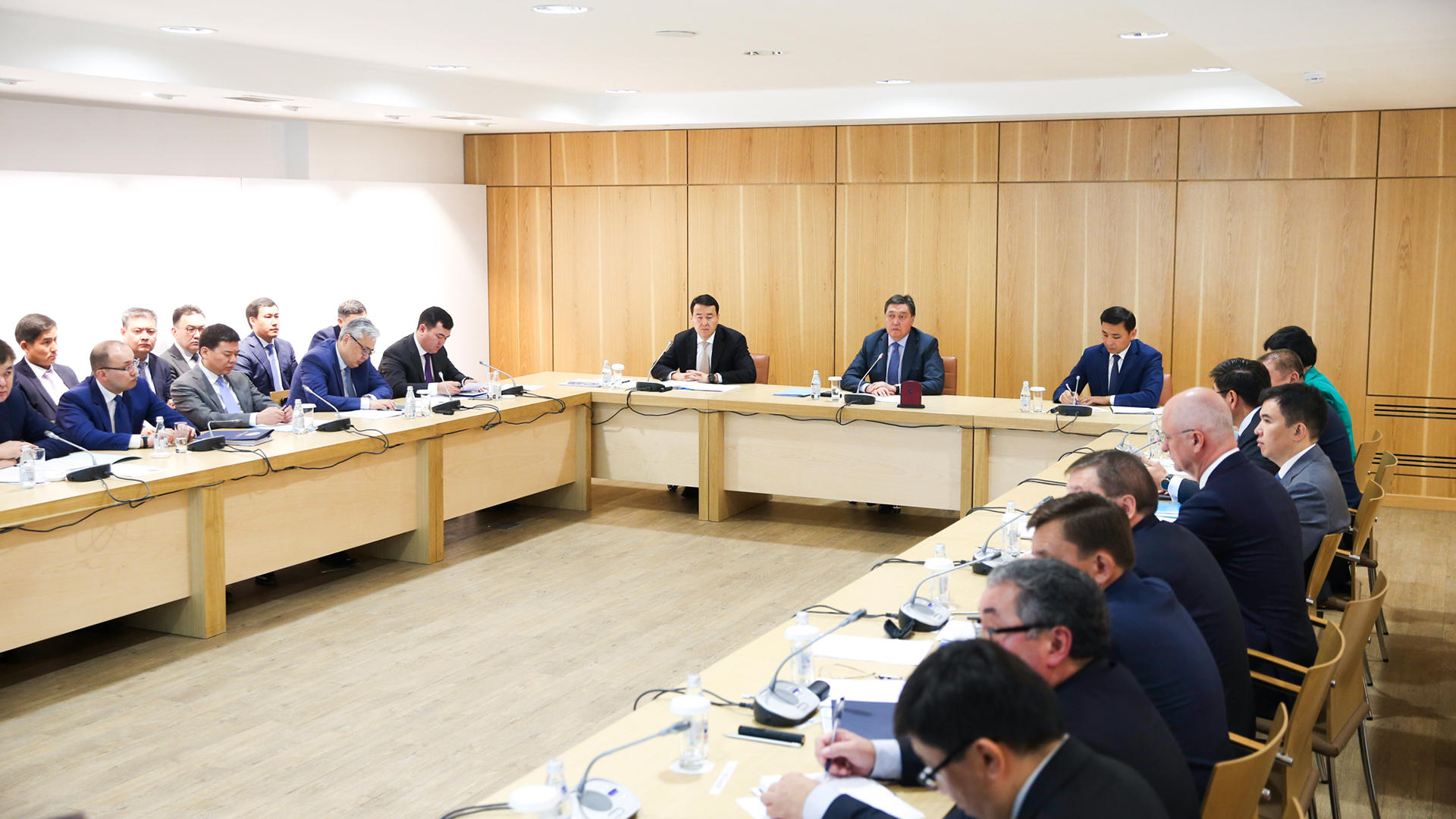 Askar Mamin holds meeting of State Commission for Development of Nur-Sultan