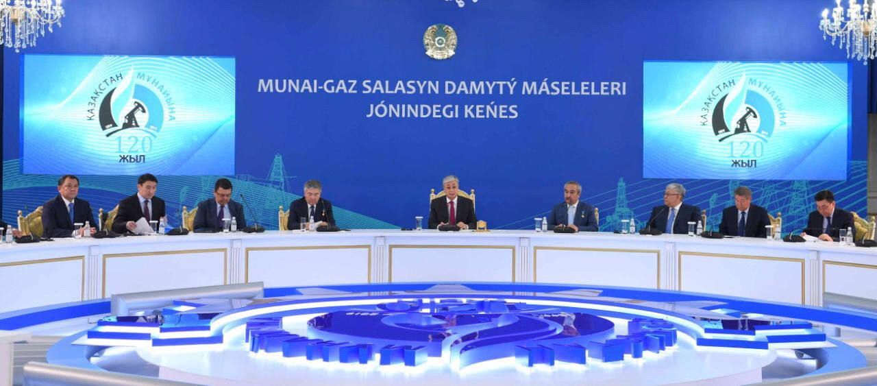 K.Tokayev holds an extended meeting on the development of the oil and gas industry