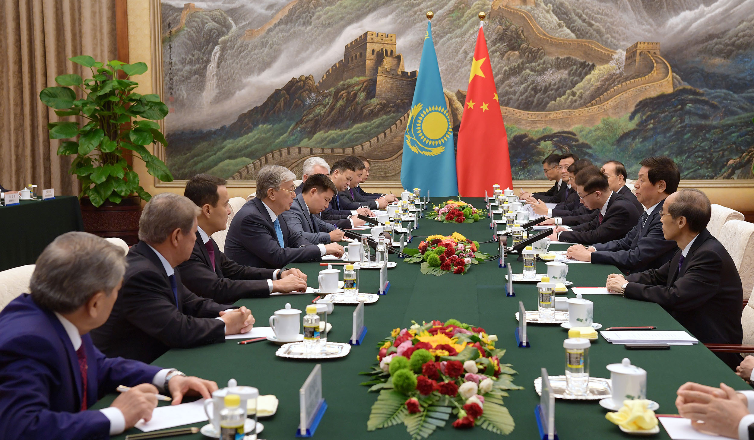The Head of State meets Chairman of the Standing Committee of the National People's Congress Li Zhanshu