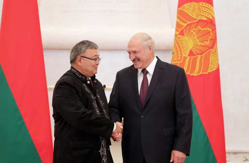 The Ambassador of Kazakhstan presents credentials to the President of the Republic of Belarus