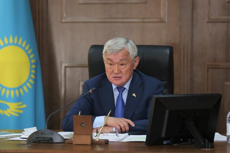 B.Saparbayev holds a meeting on issues of maternal and infant mortality