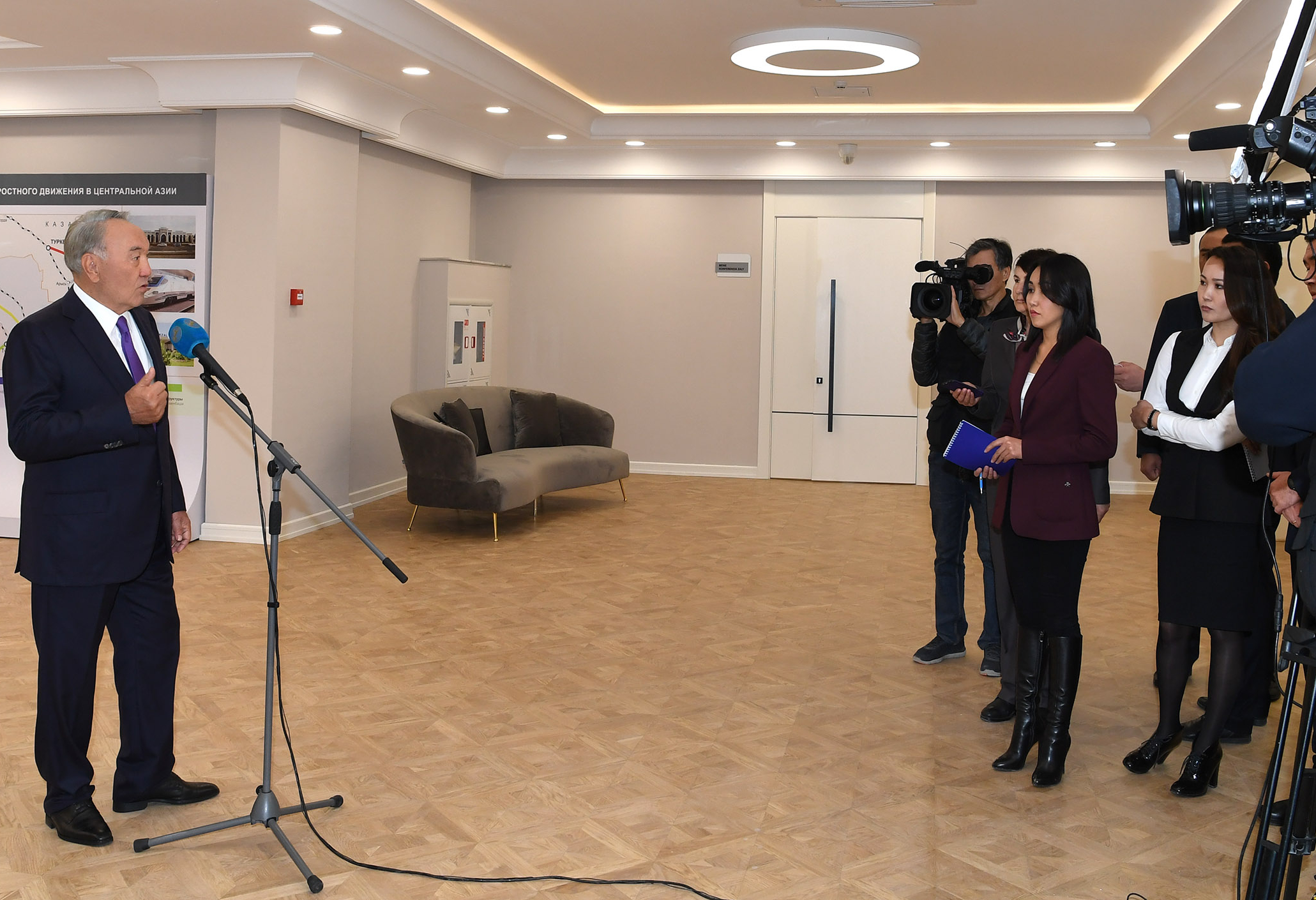 Elbasy holds press briefing following his visit to Turkestan