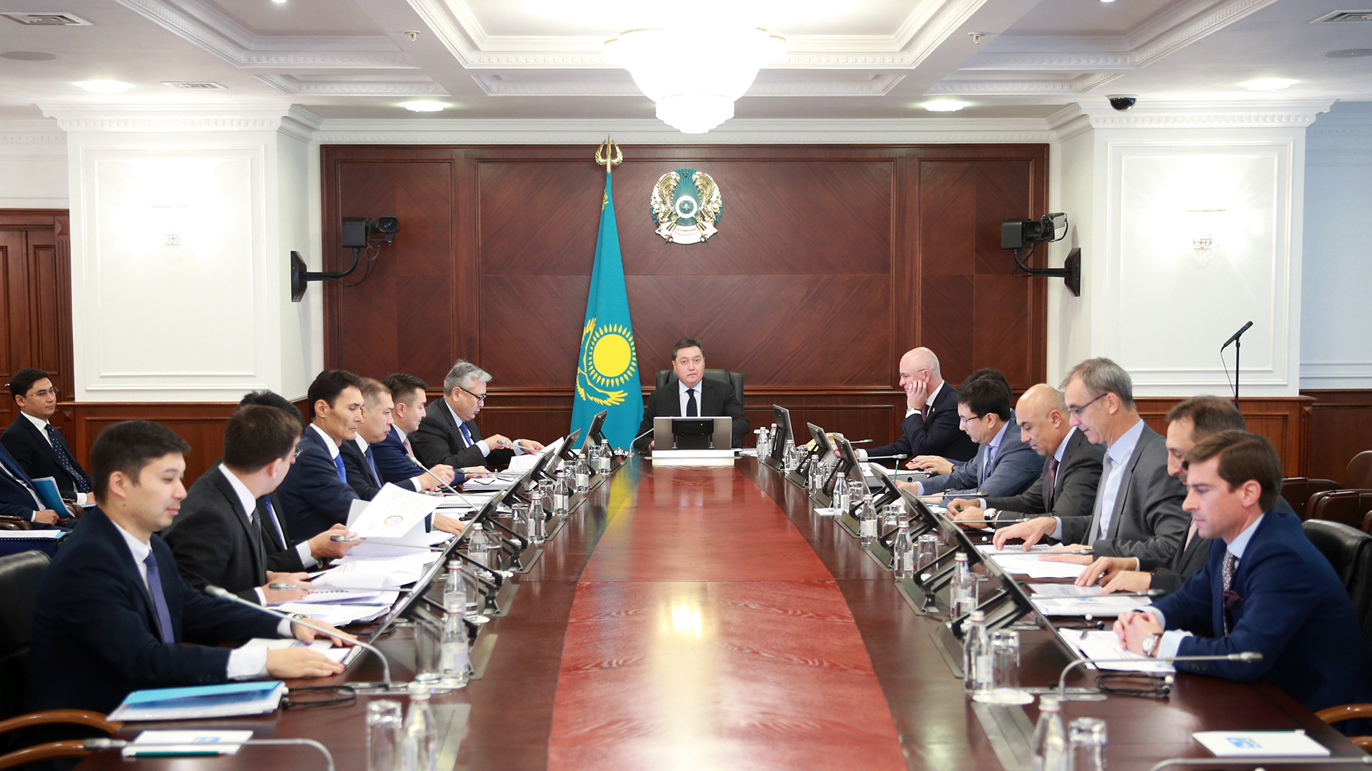Prime Minister holds board meeting of Kazakh Invest