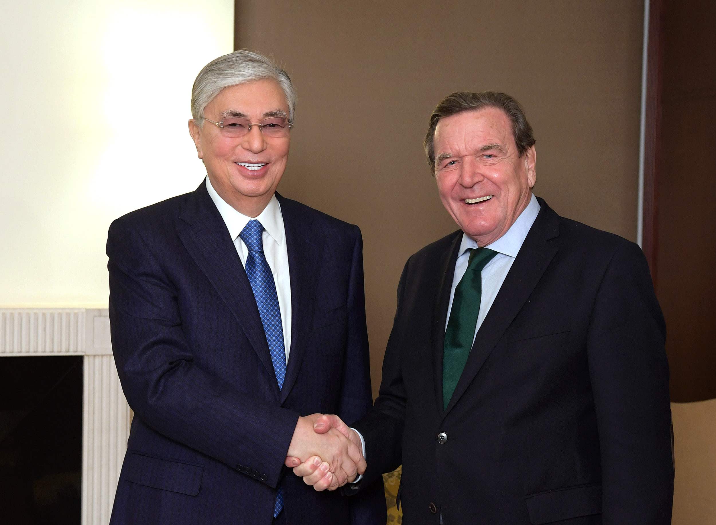 Head of State meets with former German Chancellor Gerhard Schröder
