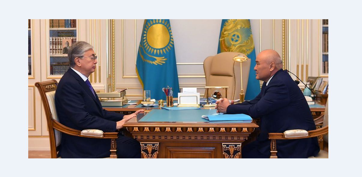 Kassym-Jomart Tokayev meets with Governor of the Turkestan region