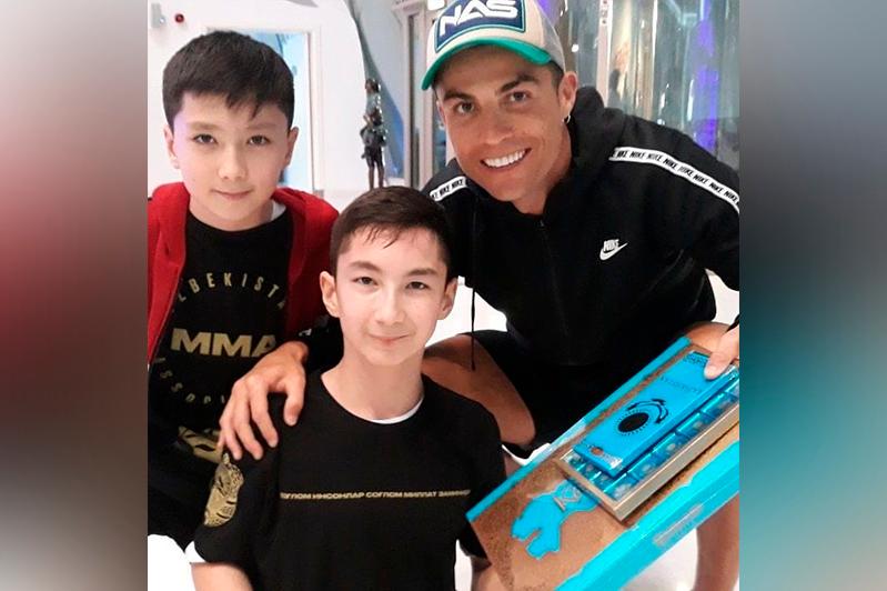 Kazakh boy meets with football star Cristiano Ronaldo
