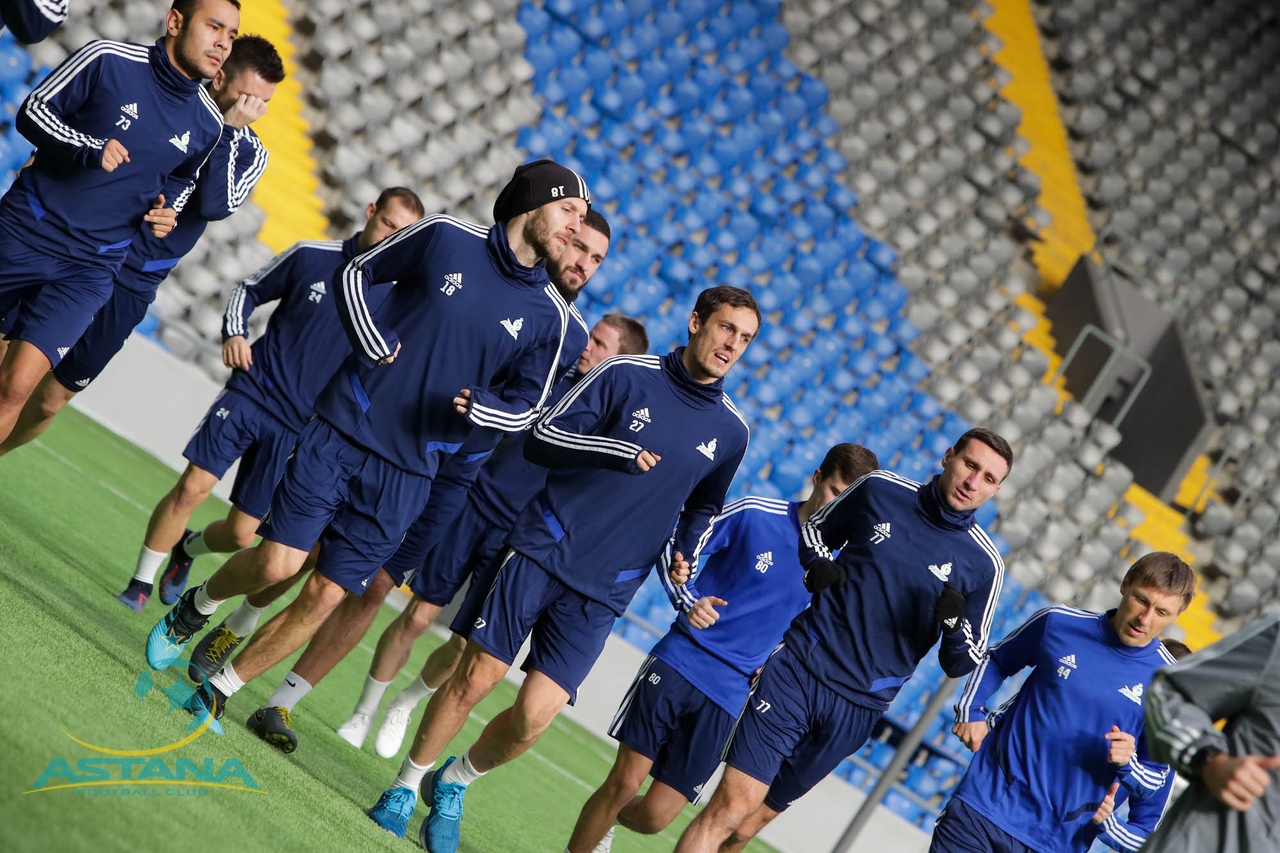 "Astana" flies to Portugal for training