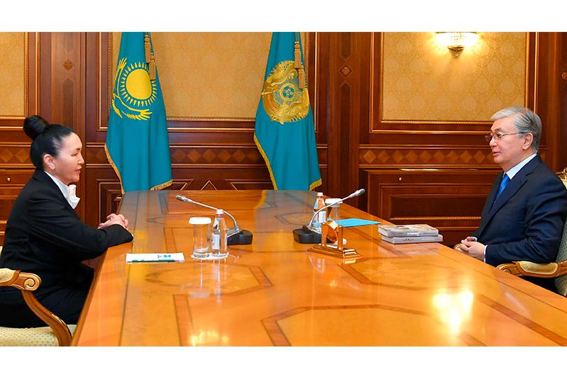 Head of state receives Roza Mukanova and Akhan Bizhanov