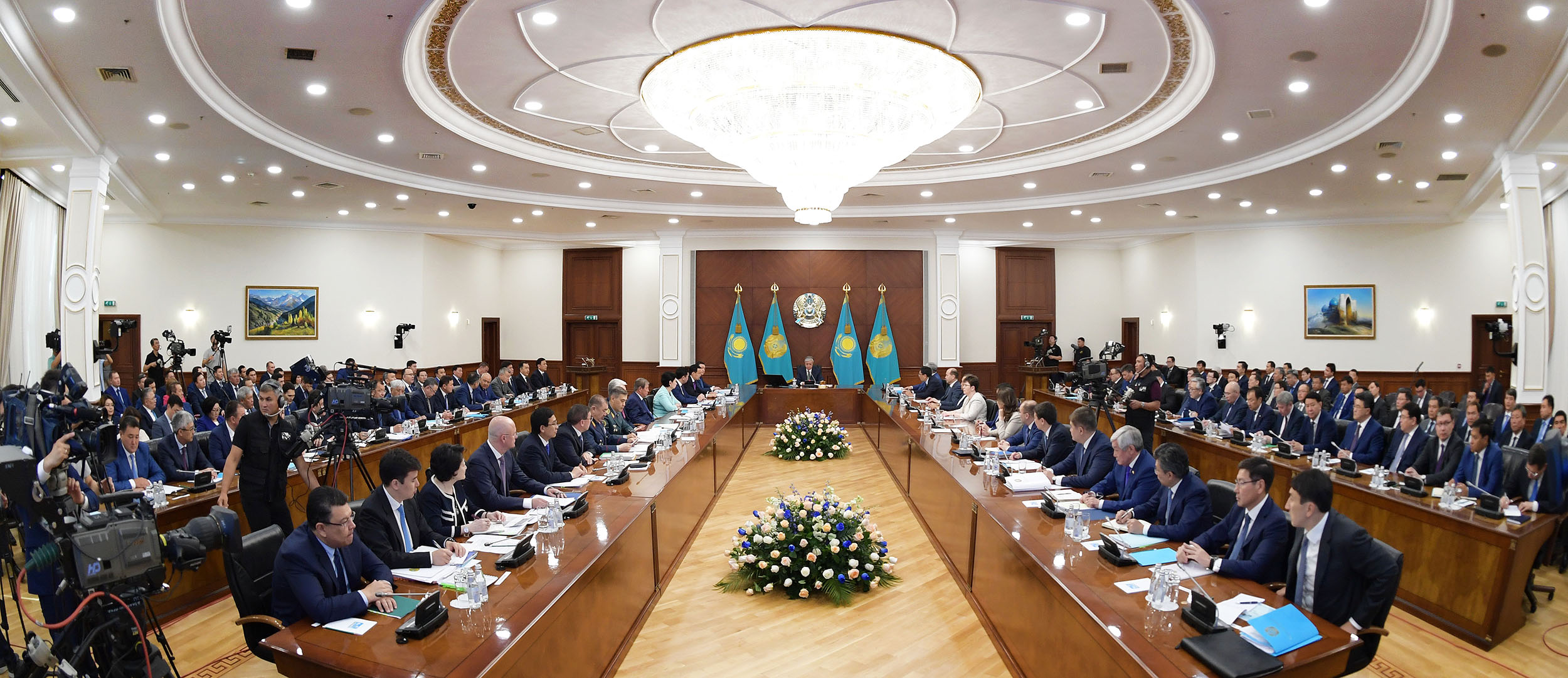 Kassym-Jomart Tokayev holds Govt meeting