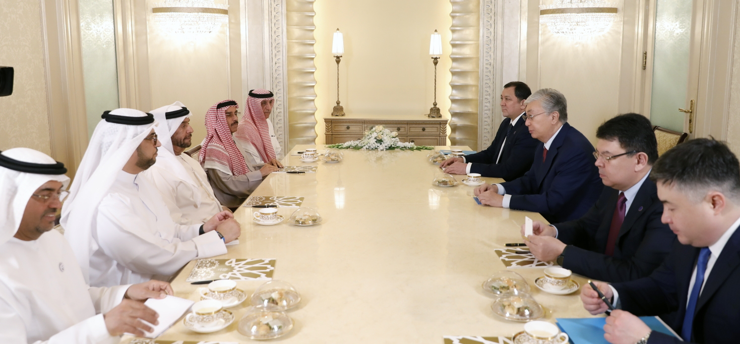 Kazakh President meets with the owner of Etihad Towers in Abu Dhabi